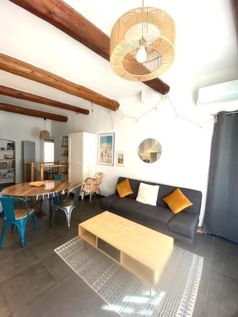 Le Cosy Apartment นีมส์ ภายนอก รูปภาพ